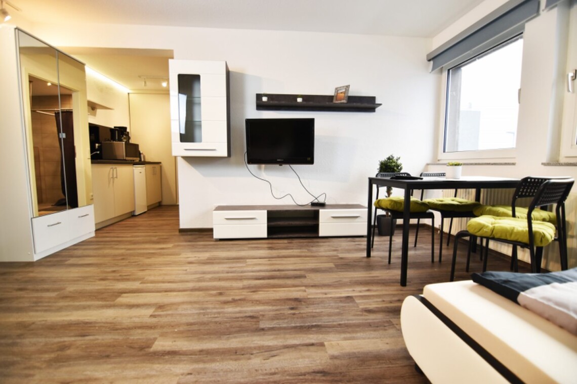 BH01 BH02Monteurzimer Solingen (2)