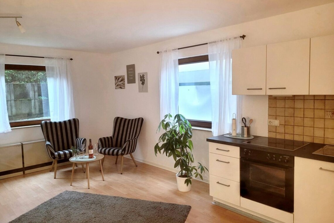 TÜ01 Monteurzimmer Kusterdingen (2)